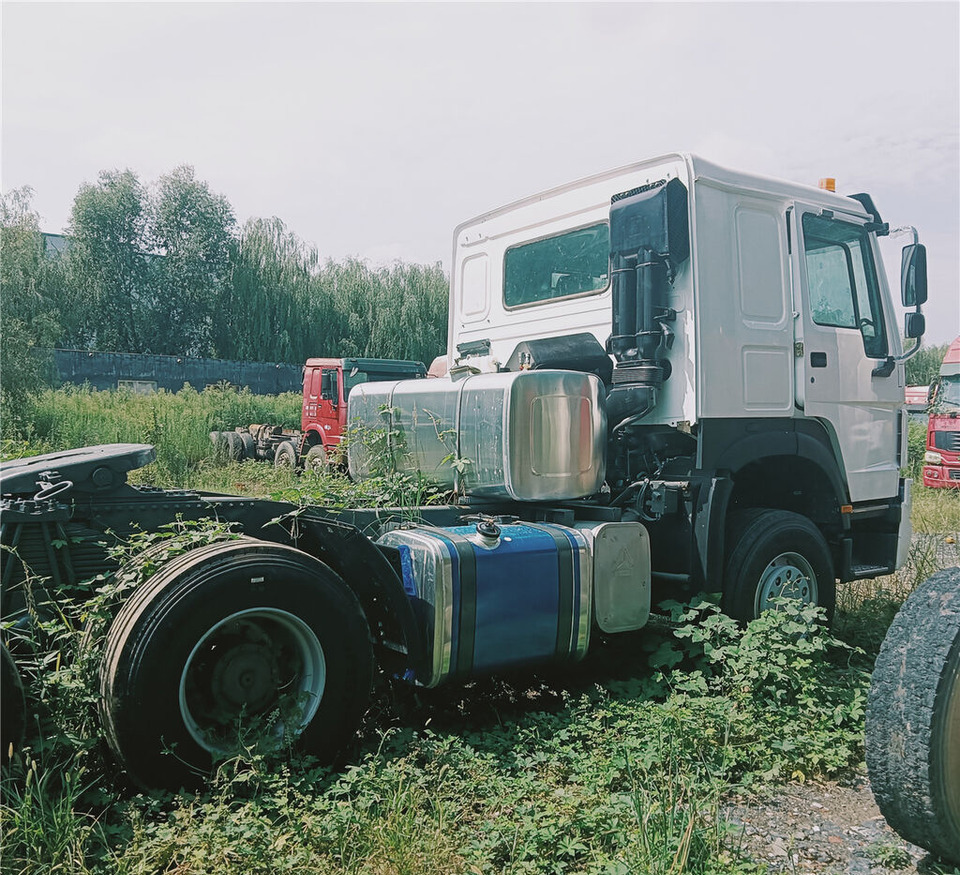 Howo 420hp 6x4 - Tractor truck: picture 3 Howo 420hp 6x4 - Tractor truck: picture 3