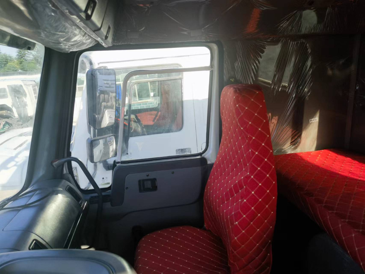 Tractor truck Sinotruk HOWO 371 Tractor: picture 6 Tractor truck Sinotruk HOWO 371 Tractor: picture 6