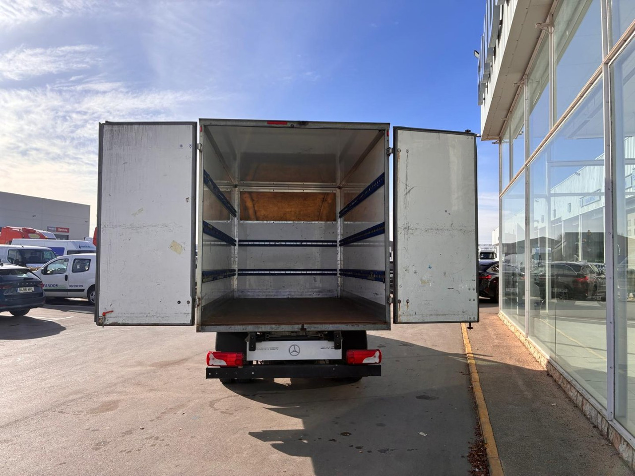 Caja cerrada Mercedes Sprinter 514 20m3 con puertas traseras - Closed box van: picture 5 Caja cerrada Mercedes Sprinter 514 20m3 con puertas traseras - Closed box van: picture 5