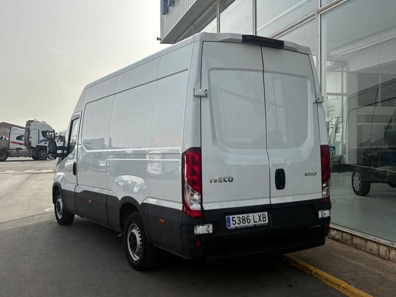 Furgón IVECO 35S16 V 12m3 - Panel van: picture 4 Furgón IVECO 35S16 V 12m3 - Panel van: picture 4