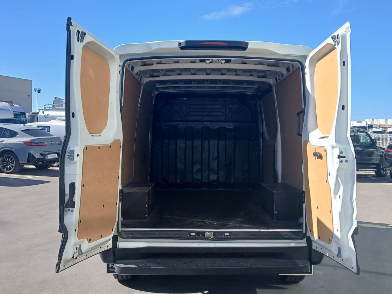 Furgón IVECO 35S16 V 9m3 - Panel van: picture 5 Furgón IVECO 35S16 V 9m3 - Panel van: picture 5