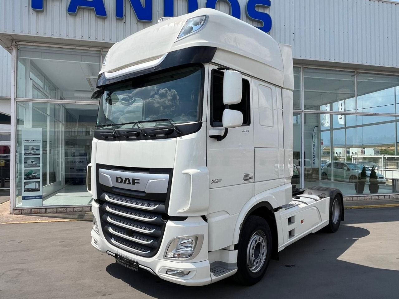 Cabeza Tractora DAF 480 AUTOMATICA CON INTARDER - Tractor truck: picture 1 Cabeza Tractora DAF 480 AUTOMATICA CON INTARDER - Tractor truck: picture 1