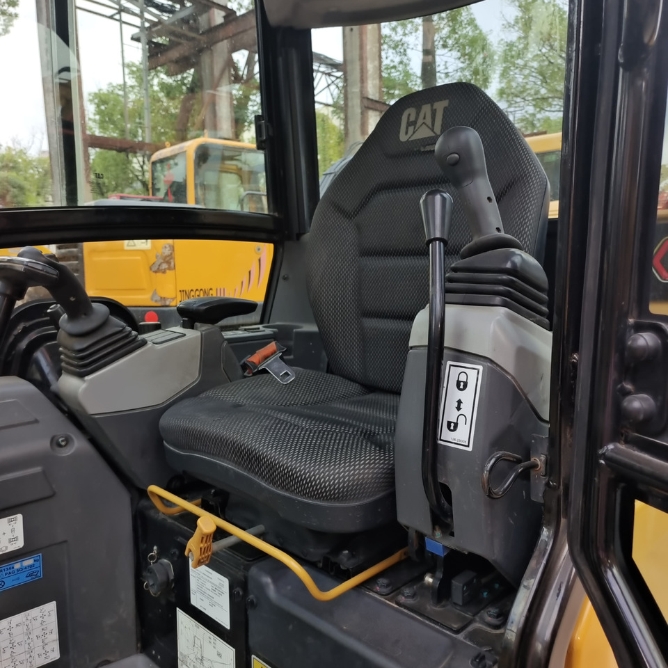CAT 302CR WITH RUBBER PAD - Mini excavator: picture 5 CAT 302CR WITH RUBBER PAD - Mini excavator: picture 5