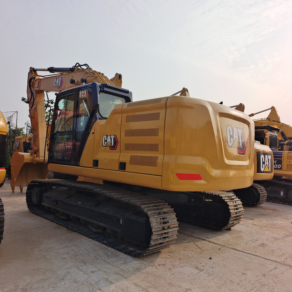 CAT 323 - Crawler excavator: picture 2 CAT 323 - Crawler excavator: picture 2