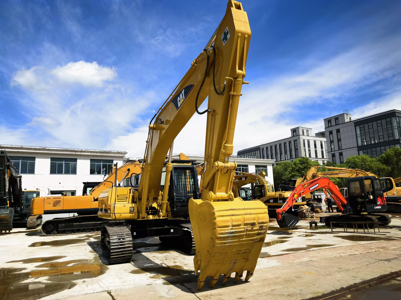 CAT 325C - Crawler excavator: picture 3 CAT 325C - Crawler excavator: picture 3