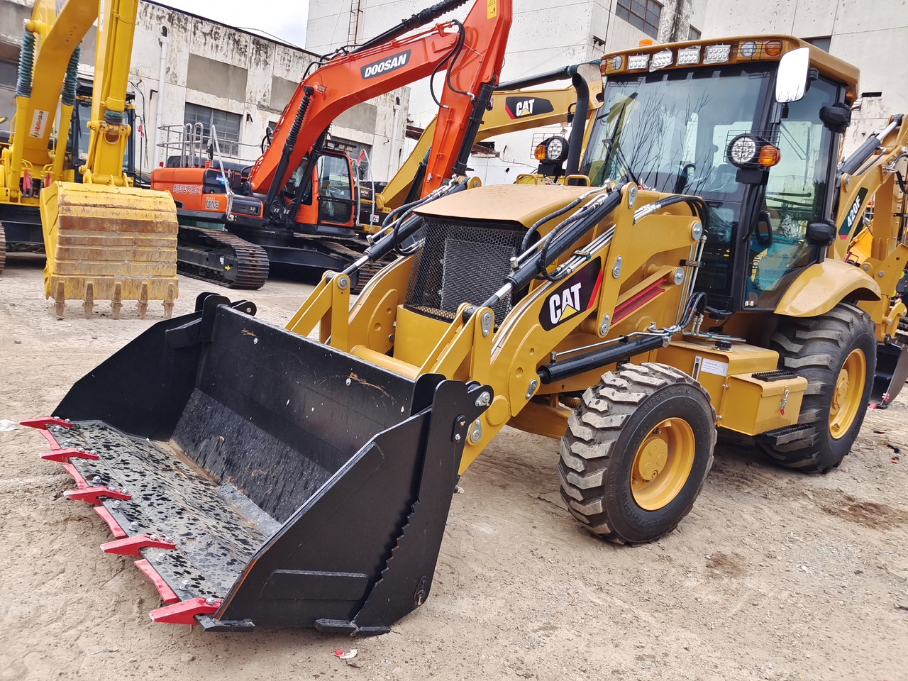 CAT 420F BRAND NEW - Backhoe loader: picture 1 CAT 420F BRAND NEW - Backhoe loader: picture 1