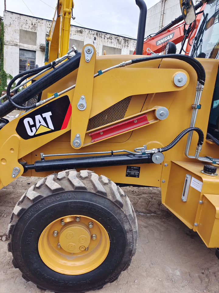 CAT 420F BRAND NEW - Backhoe loader: picture 2 CAT 420F BRAND NEW - Backhoe loader: picture 2