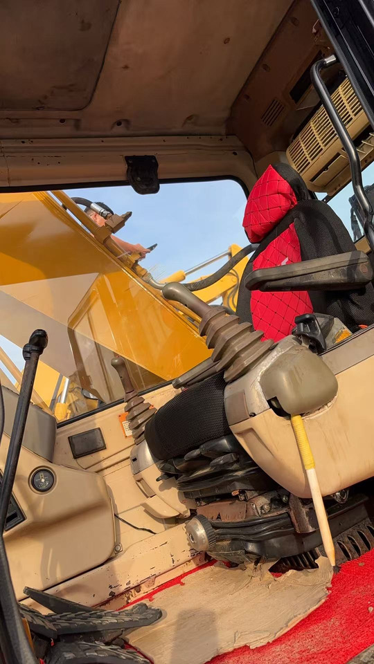 CATERPILLAR 320BL - Crawler excavator: picture 2 CATERPILLAR 320BL - Crawler excavator: picture 2