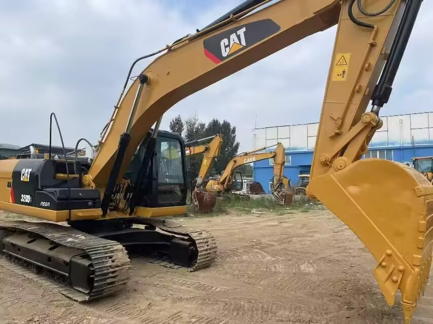 CATERPILLAR 320D2 CAT 320 D2 L - Crawler excavator: picture 2 CATERPILLAR 320D2 CAT 320 D2 L - Crawler excavator: picture 2