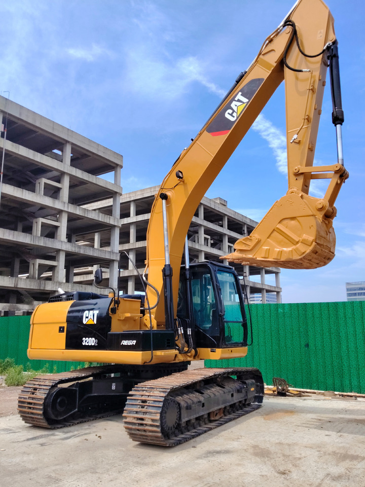 CATERPILLAR 320D2 Caterpillar 320D D2 L with Powerful C7.1 Diesel Engine - Crawler excavator: picture 4 CATERPILLAR 320D2 Caterpillar 320D D2 L with Powerful C7.1 Diesel Engine - Crawler excavator: picture 4