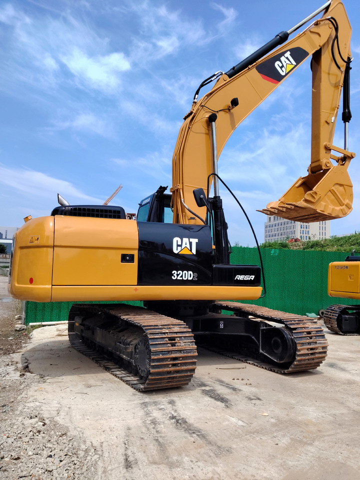 CATERPILLAR 320D2L with C7.1 ENGINE CAT 320D2 L 320 D 2 L C 7.1 ENGINE - Crawler excavator: picture 1 CATERPILLAR 320D2L with C7.1 ENGINE CAT 320D2 L 320 D 2 L C 7.1 ENGINE - Crawler excavator: picture 1