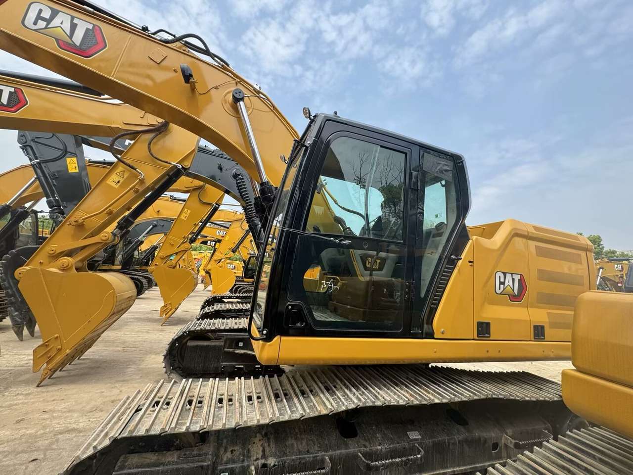 CATERPILLAR 323GC CAT 323 GC - Crawler excavator: picture 1 CATERPILLAR 323GC CAT 323 GC - Crawler excavator: picture 1