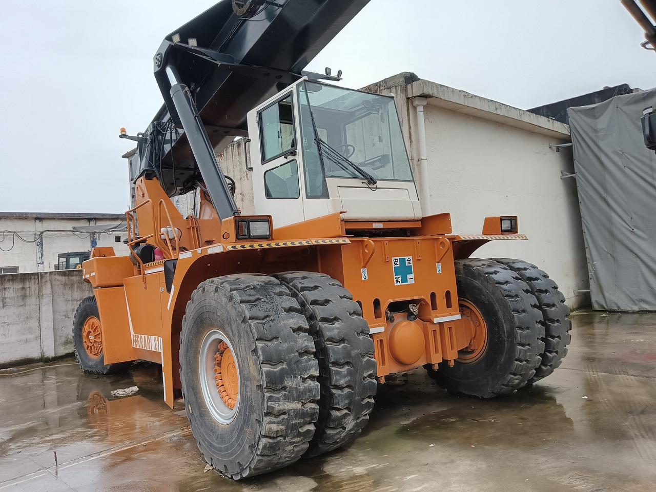 CVS FERRARI 278 Ferrari F 278.6 - Reach stacker: picture 3 CVS FERRARI 278 Ferrari F 278.6 - Reach stacker: picture 3