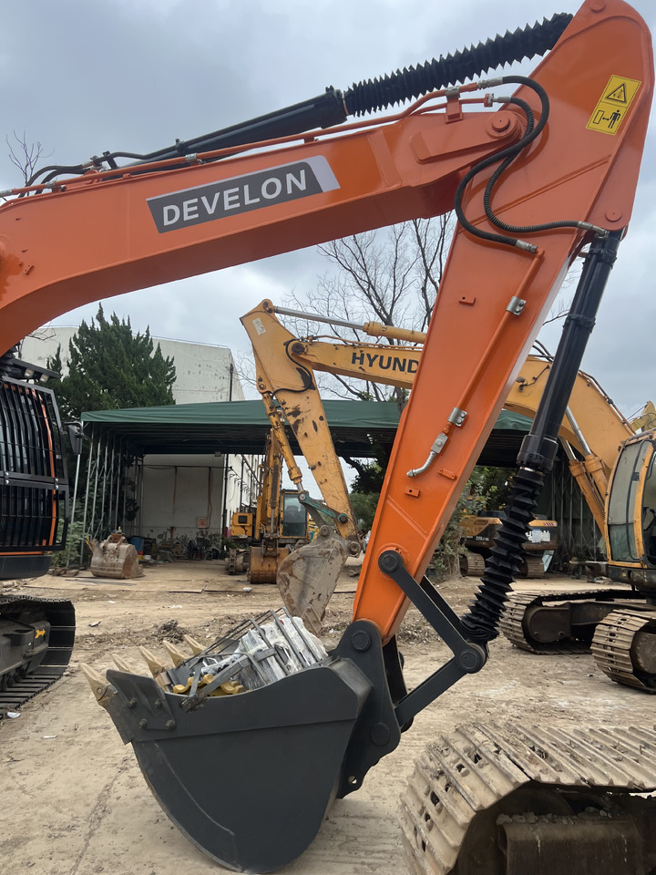 DEVELON DX225LCA - Crawler excavator: picture 2 DEVELON DX225LCA - Crawler excavator: picture 2