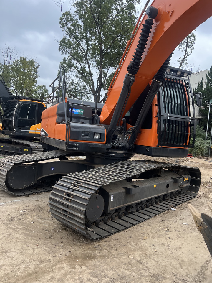 DEVELON DX225LCA - Crawler excavator: picture 3 DEVELON DX225LCA - Crawler excavator: picture 3