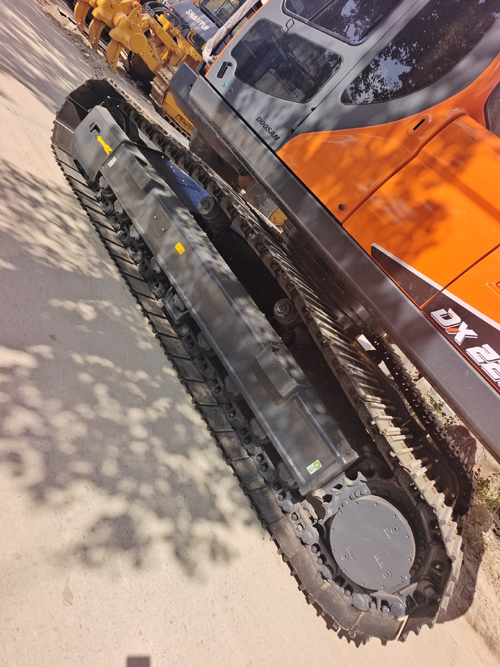 DOOSAN DX225 DX300 DX340 DX225LCA DX225LC-9C - Crawler excavator: picture 2 DOOSAN DX225 DX300 DX340 DX225LCA DX225LC-9C - Crawler excavator: picture 2