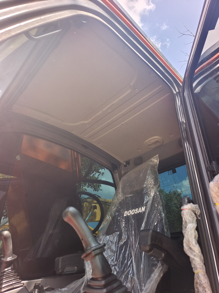 DOOSAN DX225 DX300 DX340 DX225LCA DX225LC-9C - Crawler excavator: picture 5 DOOSAN DX225 DX300 DX340 DX225LCA DX225LC-9C - Crawler excavator: picture 5