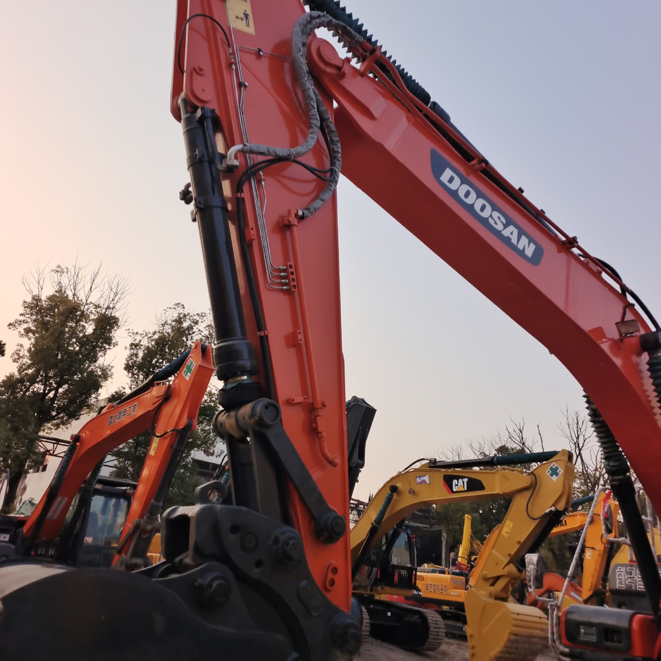 Crawler excavator DOOSAN DX300 DX300LC-9C DX300LCA DX340 DX225: picture 7