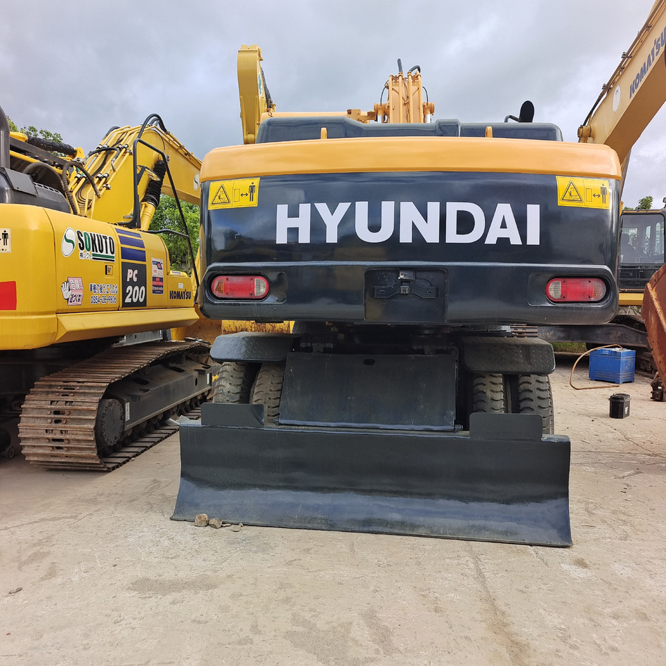 HYUNDAI 210W-9 - Wheel excavator: picture 3 HYUNDAI 210W-9 - Wheel excavator: picture 3