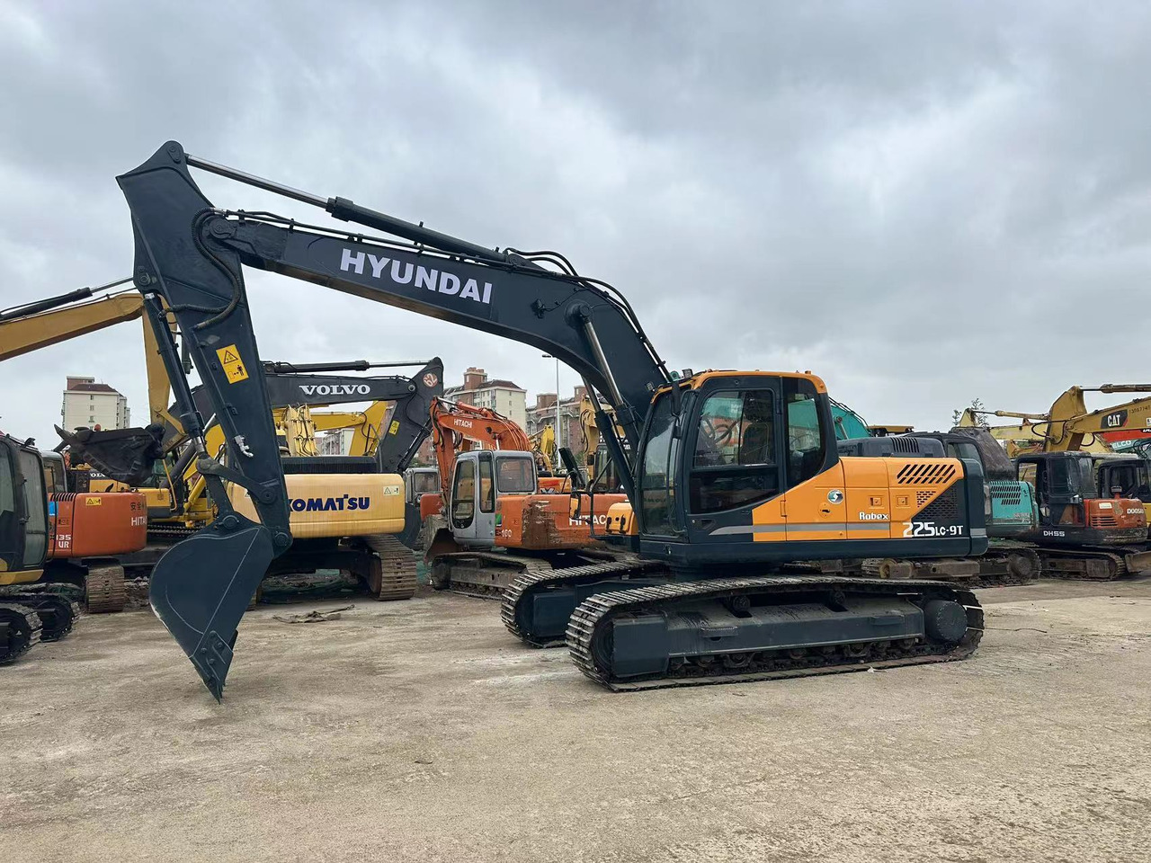 HYUNDAI 225LC-9T HX220HD HX225HD - Crawler excavator: picture 3 HYUNDAI 225LC-9T HX220HD HX225HD - Crawler excavator: picture 3