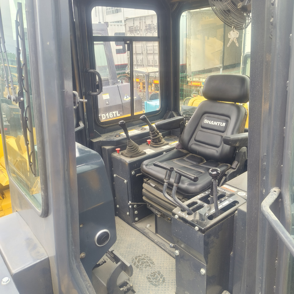 Bulldozer SHANTUI SD16: picture 6