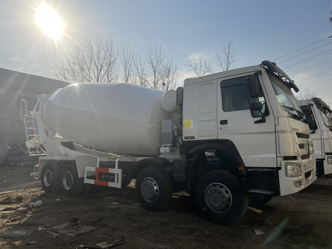 SINOTRUK HOWO 371 HP 16 CBM - Concrete mixer truck: picture 3 SINOTRUK HOWO 371 HP 16 CBM - Concrete mixer truck: picture 3