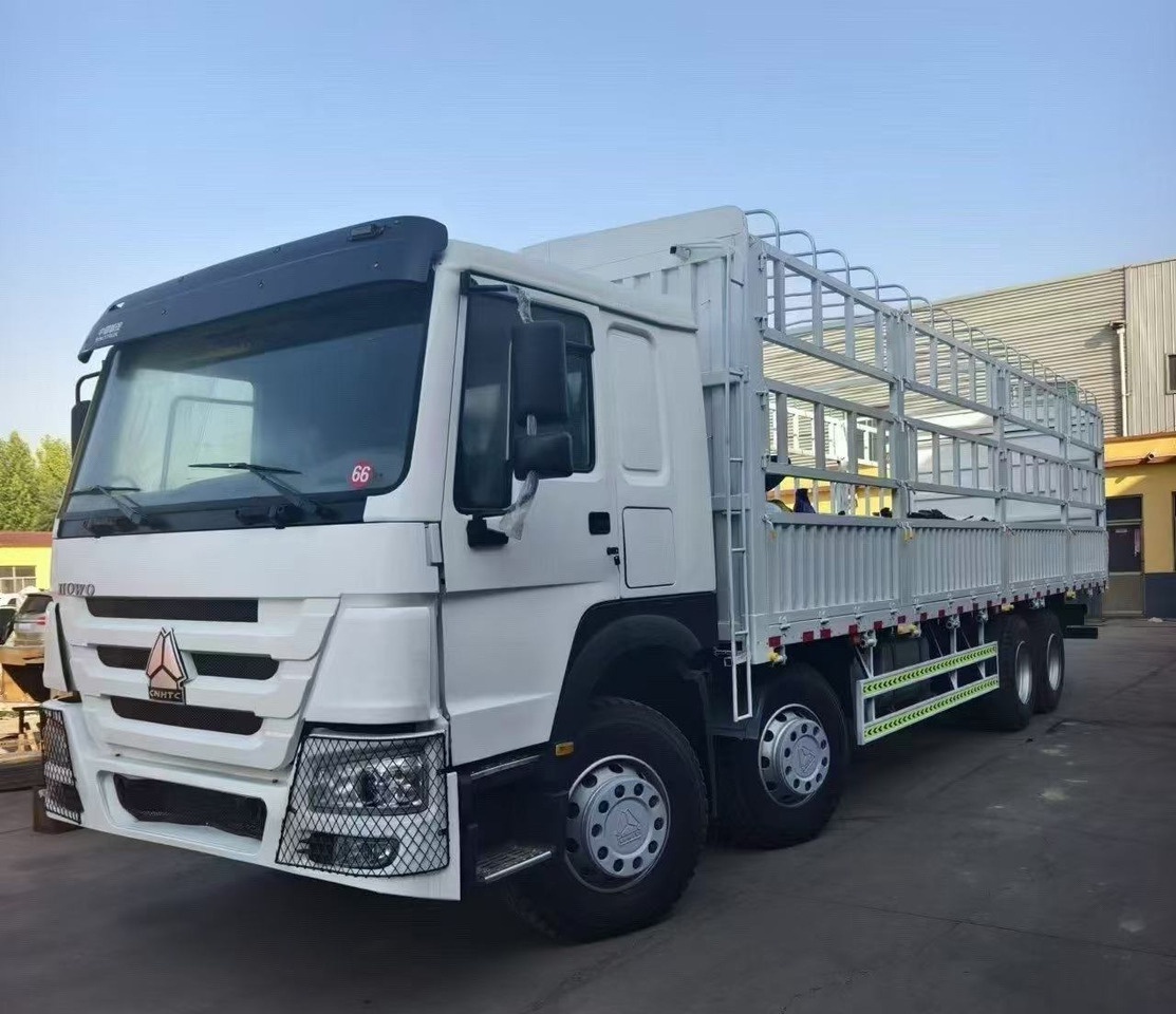 SINOTRUK HOWO 8*4 WITH FENCE 12 WHEELS 371 375 380 400 420 HP TIPPER DUMP TRUCK - Livestock truck: picture 1 SINOTRUK HOWO 8*4 WITH FENCE 12 WHEELS 371 375 380 400 420 HP TIPPER DUMP TRUCK - Livestock truck: picture 1