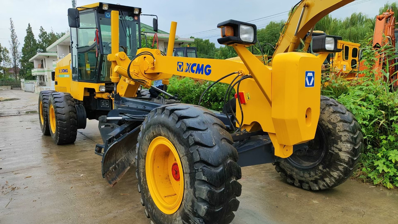 XCMG GR180 GR1803 GR2153 - Grader: picture 1 XCMG GR180 GR1803 GR2153 - Grader: picture 1