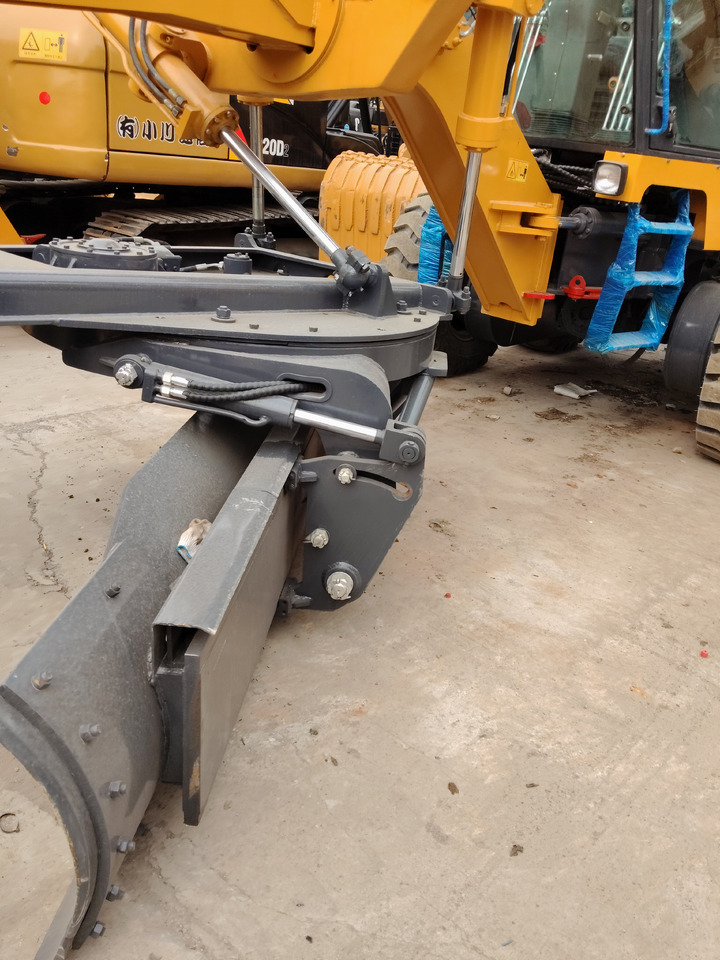 XCMG GR2153 China top brand grader - Grader: picture 3 XCMG GR2153 China top brand grader - Grader: picture 3