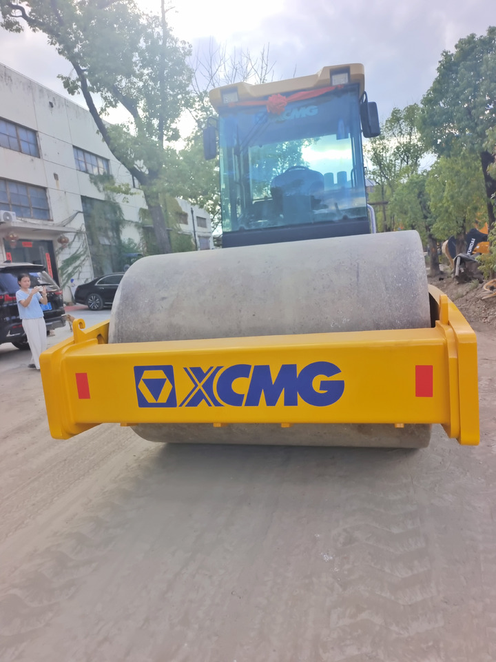 XCMG XS 223J XS263J 222J 203J 163J 183J - Road roller: picture 3 XCMG XS 223J XS263J 222J 203J 163J 183J - Road roller: picture 3
