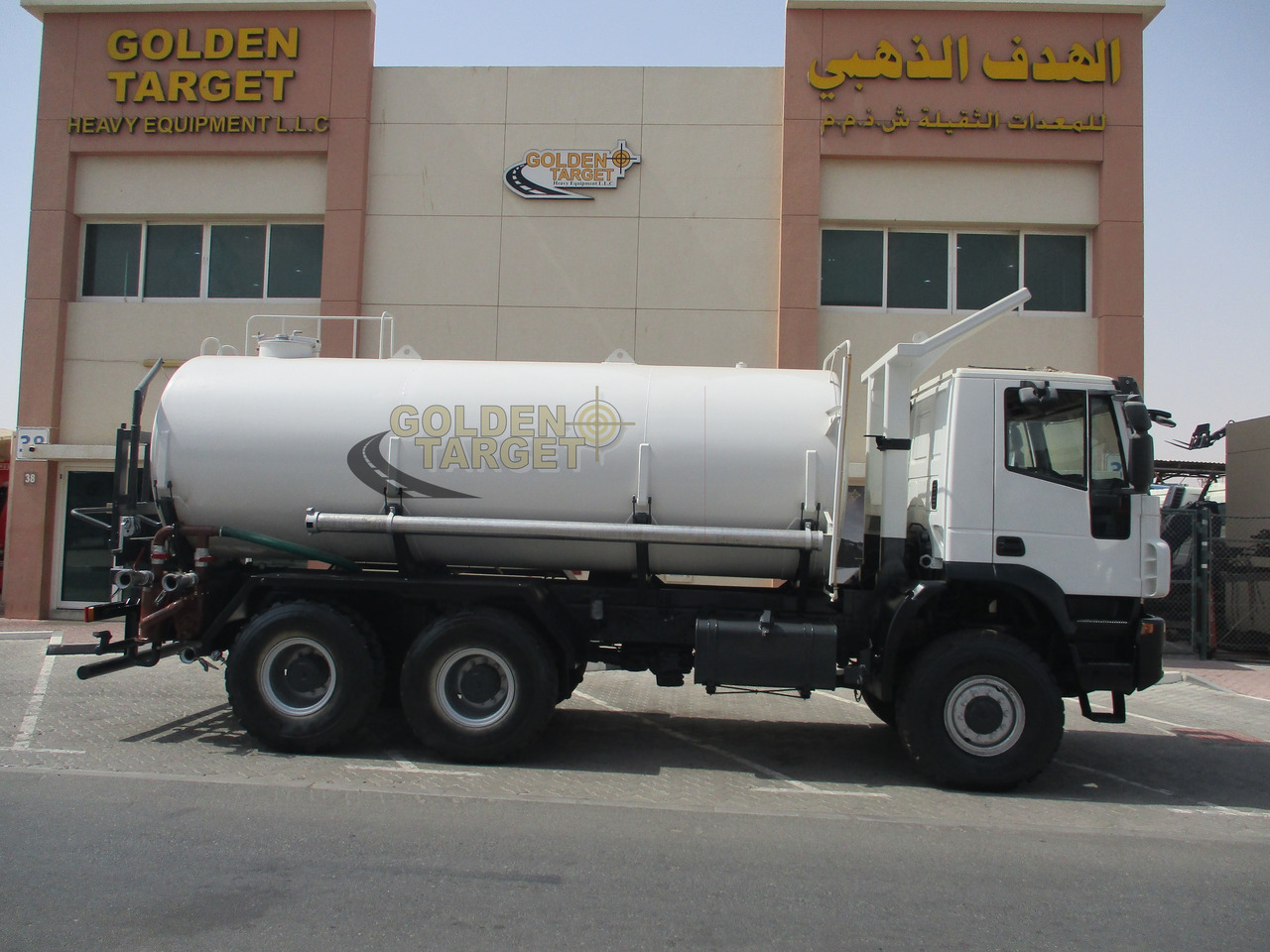 IVECO TRAKKER 380 6x6 Tanker - Tanker truck: picture 5 IVECO TRAKKER 380 6x6 Tanker - Tanker truck: picture 5