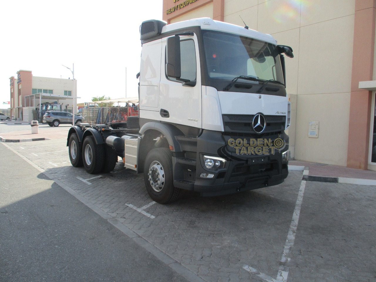 Mercedes-Benz Actros 3342 6x4 Right Hand Head Truck - Tractor truck: picture 1 Mercedes-Benz Actros 3342 6x4 Right Hand Head Truck - Tractor truck: picture 1