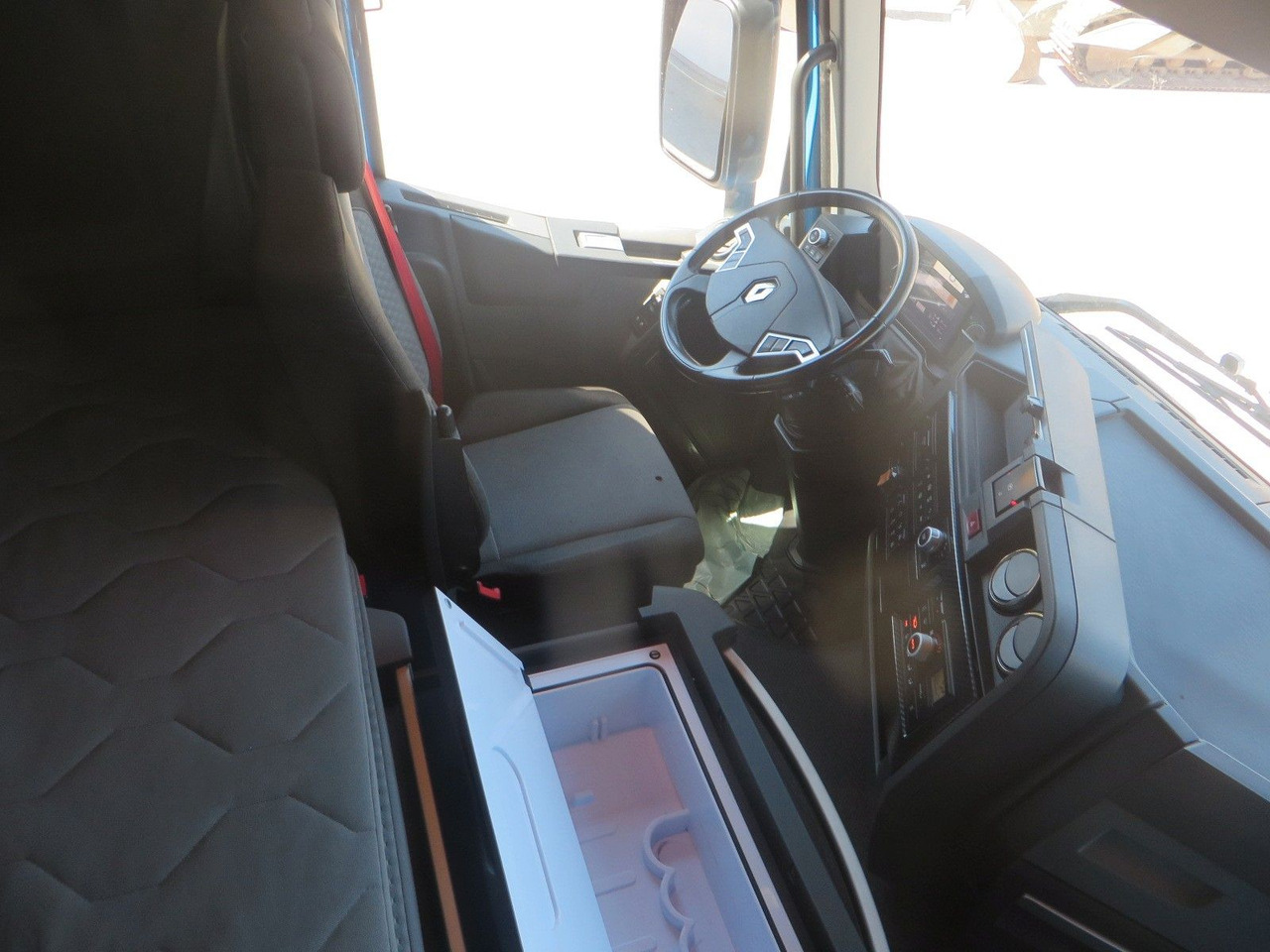 Tractor truck Renault T480 SC 4x2Tractor SELECTION: picture 18