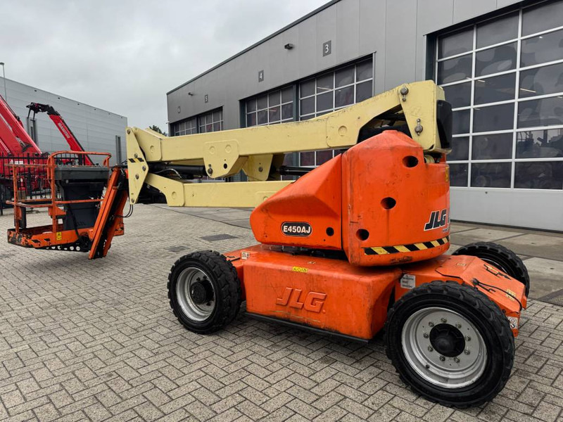 JLG E 450 AJ - Articulated boom: picture 1 JLG E 450 AJ - Articulated boom: picture 1