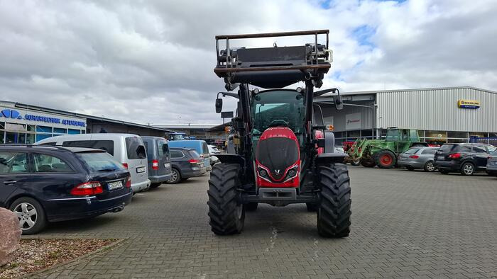 Valtra A 95 - Farm tractor: picture 1 Valtra A 95 - Farm tractor: picture 1