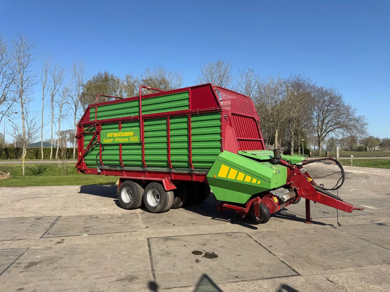 Strautmann Super vitesse 3001 Rotorinvoer 4 wielig tandem - Agricultural machinery: picture 3 Strautmann Super vitesse 3001 Rotorinvoer 4 wielig tandem - Agricultural machinery: picture 3