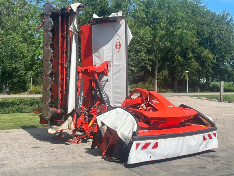 Kuhn FC 9530 D-FF Kuhn FC3125DF-FF triple maaier combi vlindermaaier - Mower: picture 1 Kuhn FC 9530 D-FF Kuhn FC3125DF-FF triple maaier combi vlindermaaier - Mower: picture 1