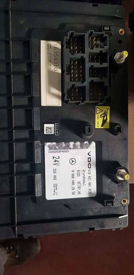 Mercedes-Benz GRUNDMODUL ACTROS MP4 A001 446 25 58 Mercedes-Benz ACTROS MP4 - ECU for Truck: picture 4 Mercedes-Benz GRUNDMODUL ACTROS MP4 A001 446 25 58 Mercedes-Benz ACTROS MP4 - ECU for Truck: picture 4