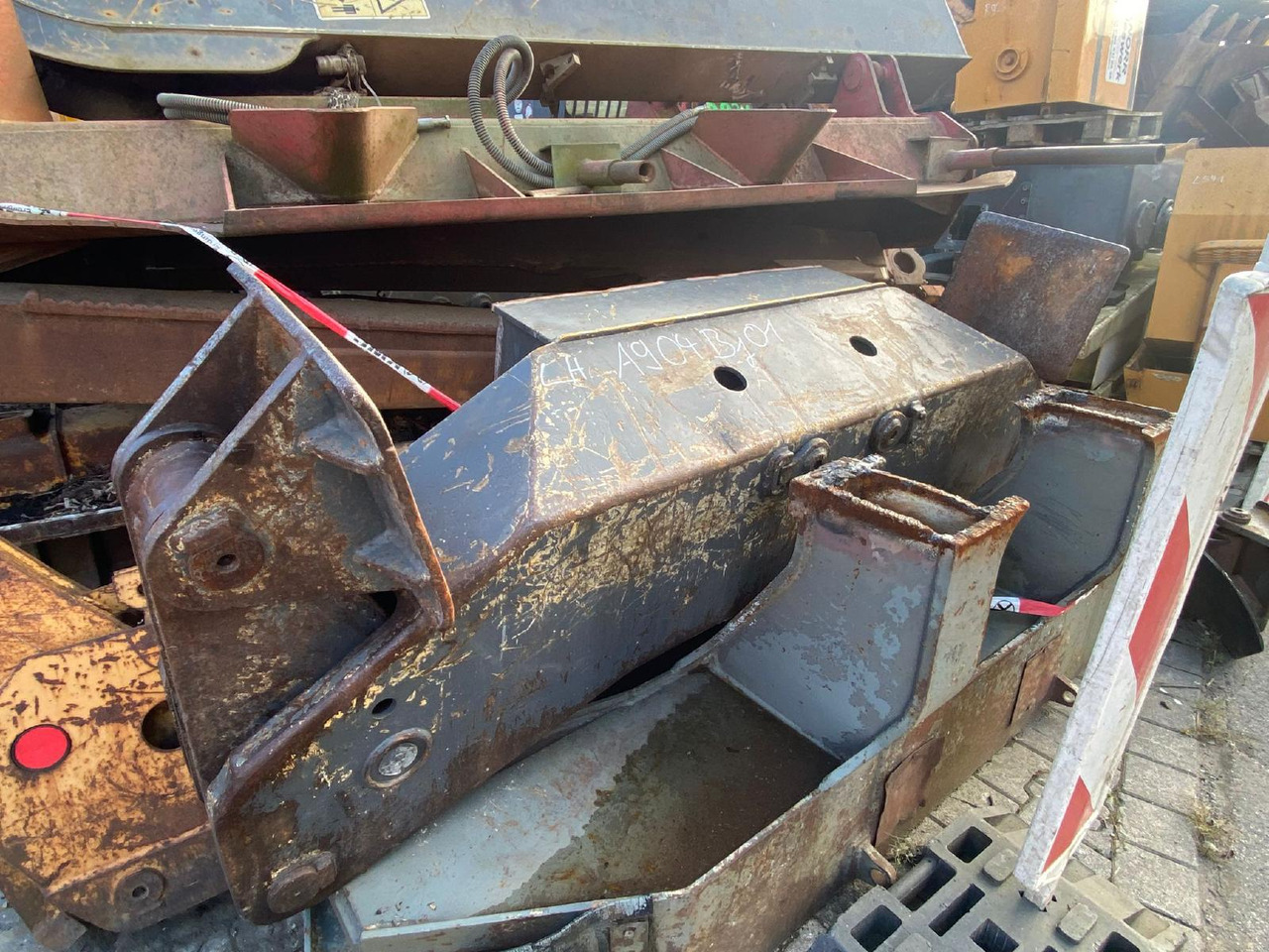 Liebherr A904 LIT - Attachment for Construction machinery: picture 2 Liebherr A904 LIT - Attachment for Construction machinery: picture 2