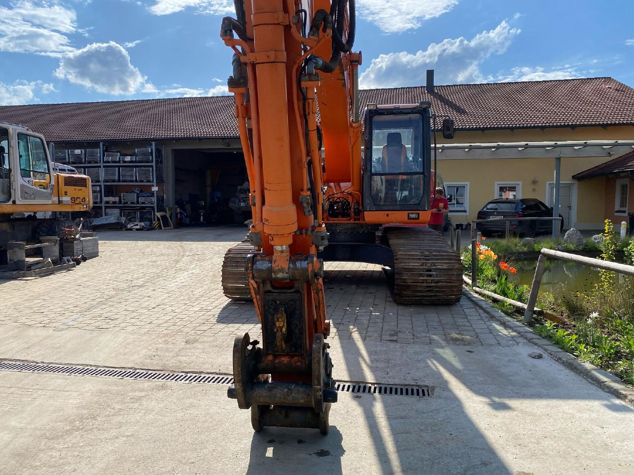 Crawler excavator Doosan DX 255 LC: picture 11
