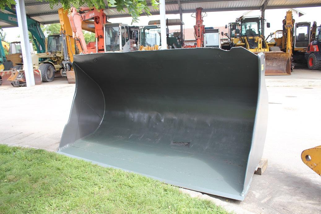 Hanomag 60E - Loader bucket: picture 3 Hanomag 60E - Loader bucket: picture 3