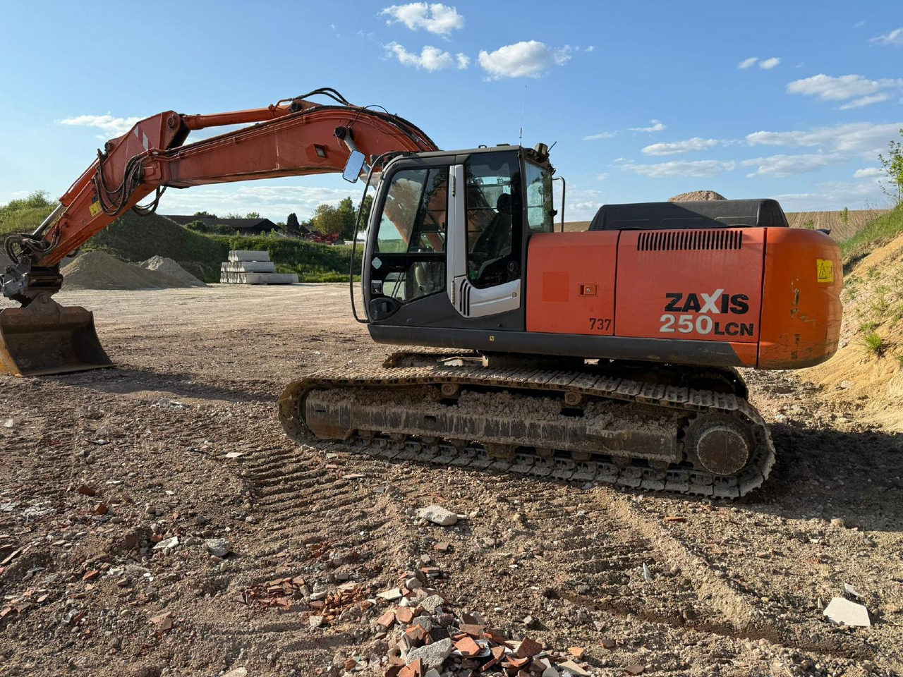 Hitachi ZX 250 LCN -3 - Crawler excavator: picture 1 Hitachi ZX 250 LCN -3 - Crawler excavator: picture 1