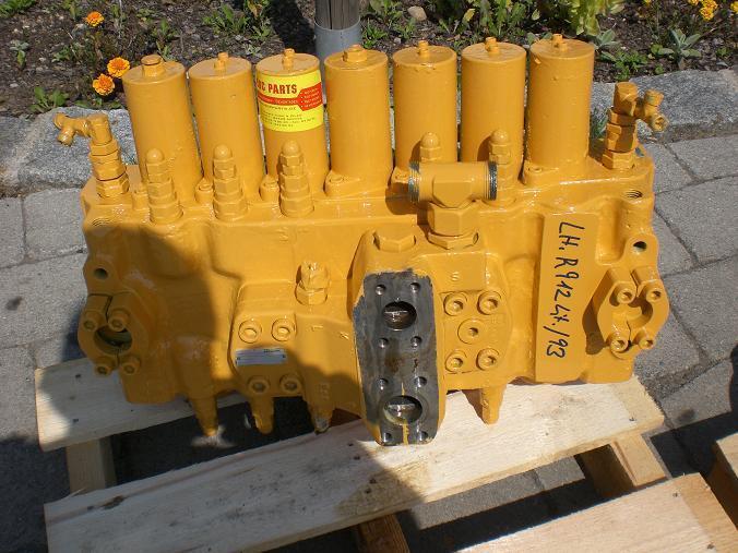 Liebherr A 902 Litronik - Hydraulic valve for Construction machinery: picture 1 Liebherr A 902 Litronik - Hydraulic valve for Construction machinery: picture 1