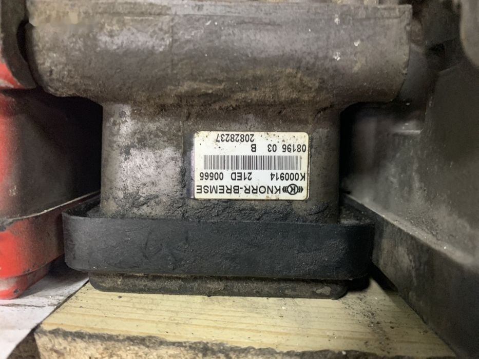 Knorr-Bremse Przód K000085 K000913   Scania Volvo RENAULT MAN K000913 K000085 K000914 - Brake valve for Truck: picture 2 Knorr-Bremse Przód K000085 K000913   Scania Volvo RENAULT MAN K000913 K000085 K000914 - Brake valve for Truck: picture 2