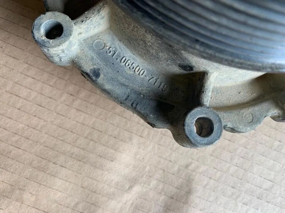 MAN 51065007119 MAN TGS, TGX EURO 6 51065007119 truck - Coolant pump for Truck: picture 2 MAN 51065007119 MAN TGS, TGX EURO 6 51065007119 truck - Coolant pump for Truck: picture 2