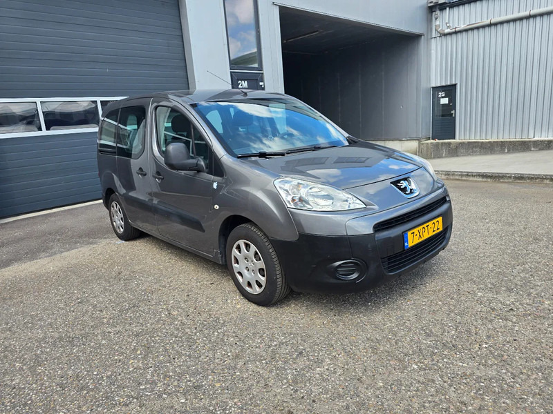 Peugeot Partner 1.6 benzine - Car: picture 2 Peugeot Partner 1.6 benzine - Car: picture 2