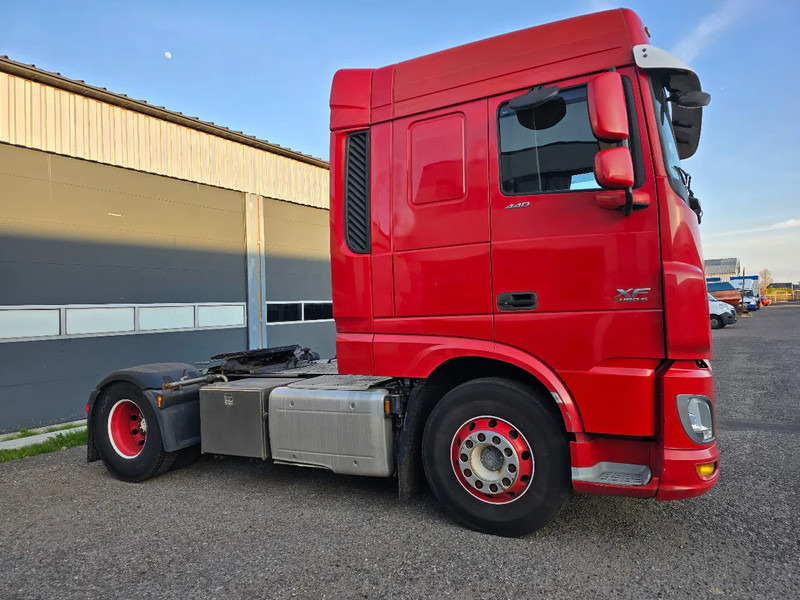DAF XF 440 Euro 6 2015 - Tractor truck: picture 4 DAF XF 440 Euro 6 2015 - Tractor truck: picture 4
