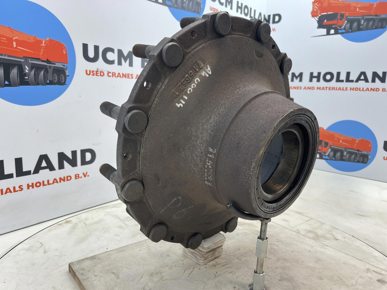 Grove GMK 3050 Megatrak wheel hub - Hub for Crane: picture 3 Grove GMK 3050 Megatrak wheel hub - Hub for Crane: picture 3