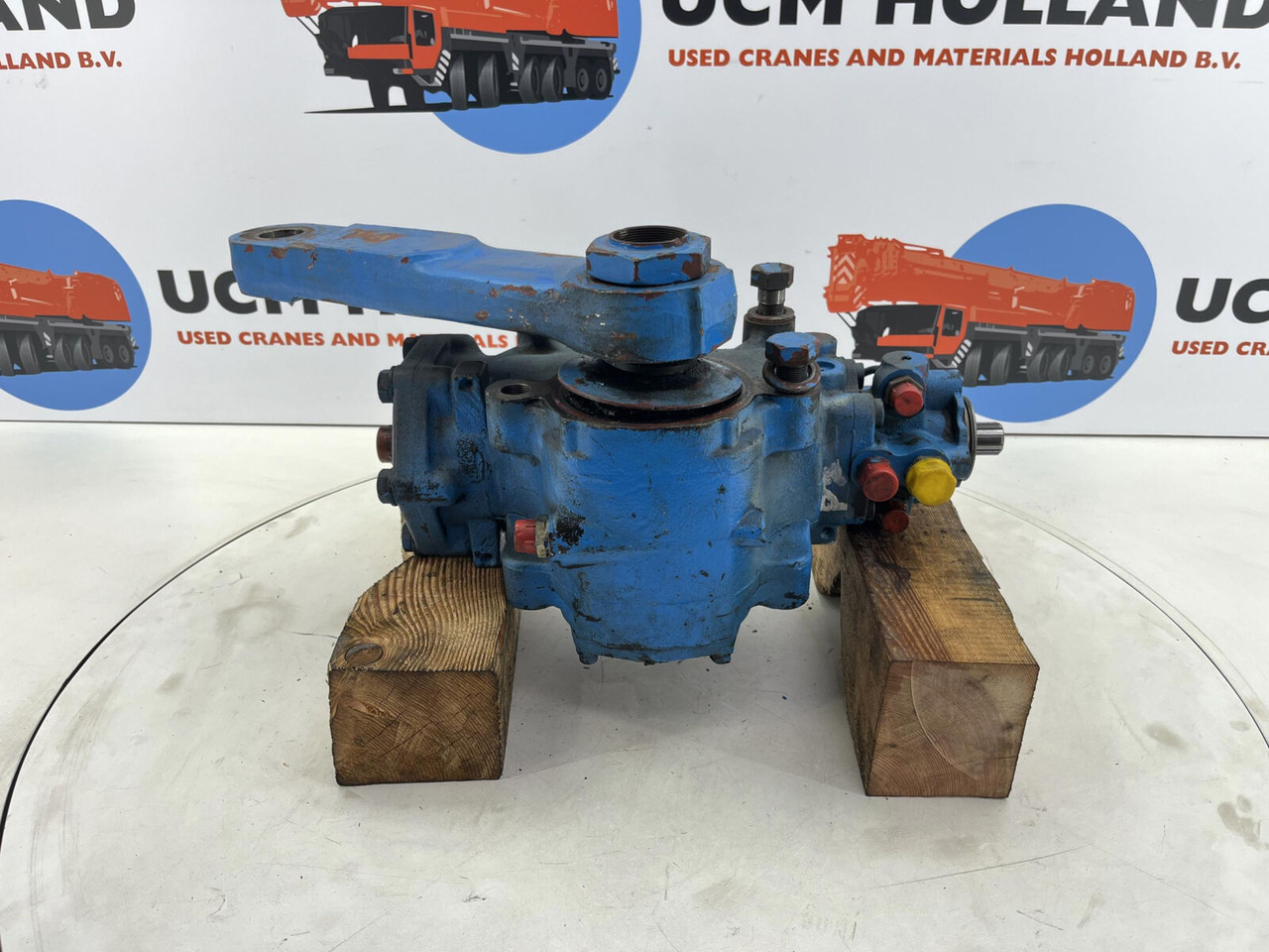 Grove GMK 3050 steering box - Steering gear for Mobile crane: picture 3 Grove GMK 3050 steering box - Steering gear for Mobile crane: picture 3