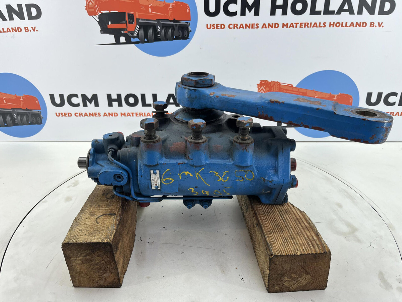 Grove GMK 3050 steering box - Steering gear for Mobile crane: picture 1 Grove GMK 3050 steering box - Steering gear for Mobile crane: picture 1